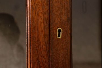 アンティーク家具　ベロア貼り!イギリスアンティークの猫脚キャビネット マホガニー材