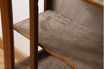 アンティーク家具　ベロア貼り!イギリスアンティークの猫脚キャビネット マホガニー材