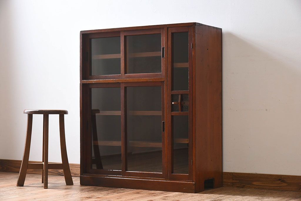 アンティーク家具　古い木のガラス引き戸収納棚　和製アンティーク