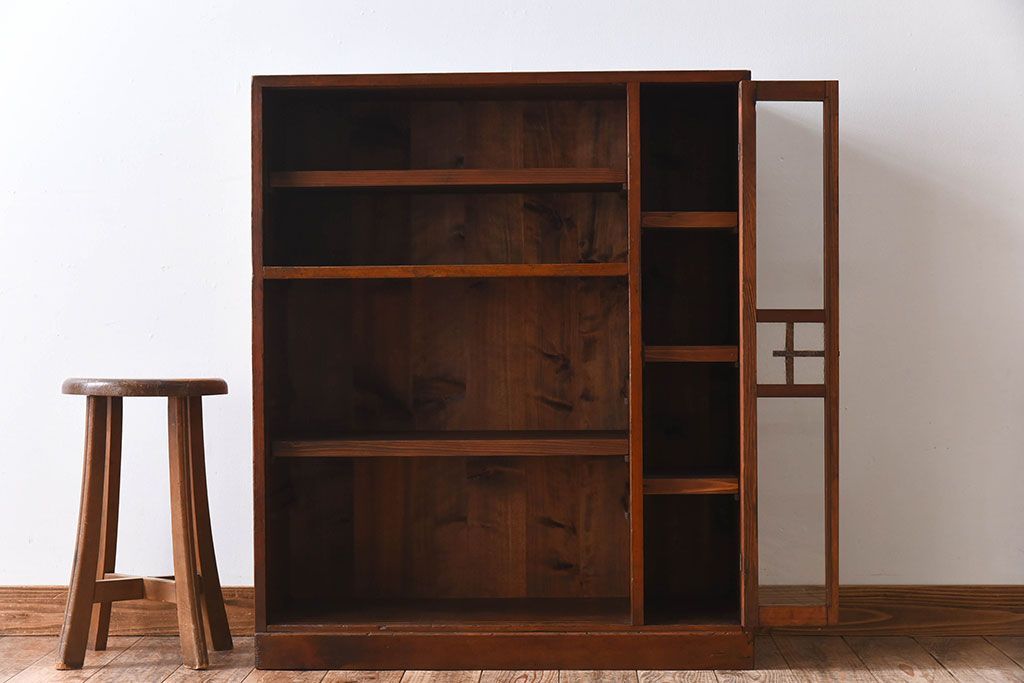 アンティーク家具　古い木のガラス引き戸収納棚　和製アンティーク