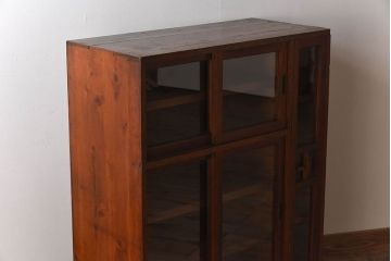 アンティーク家具　古い木のガラス引き戸収納棚　和製アンティーク