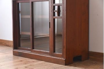 アンティーク家具　古い木のガラス引き戸収納棚　和製アンティーク