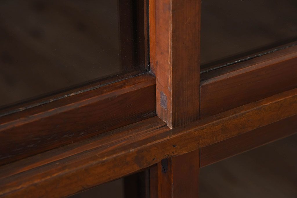 アンティーク家具　古い木のガラス引き戸収納棚　和製アンティーク