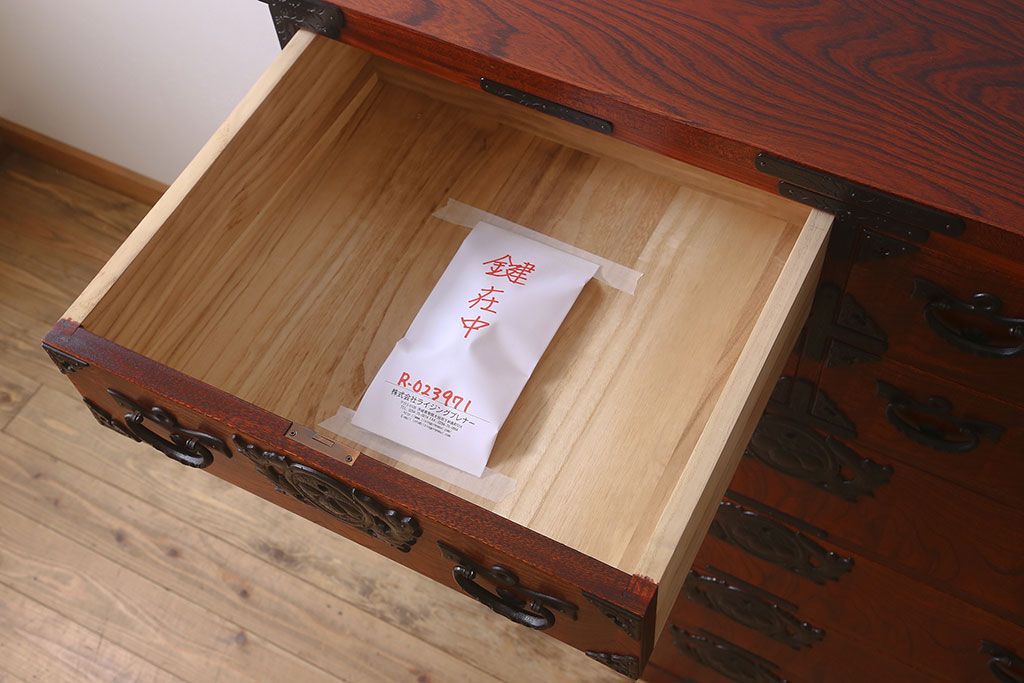 中古 伝統民芸家具 岩谷堂 衣装箪笥(2)