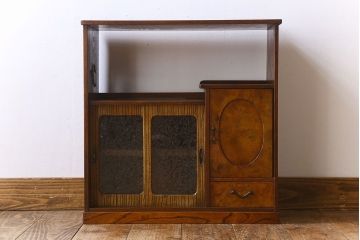 アンティーク家具　透かし彫り　大正昭和期　結霜ガラス引き戸　小ぶりな収納棚