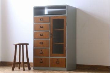 アンティーク家具　7杯引き出し付き!和製アンティークのペイント収納棚(戸棚)