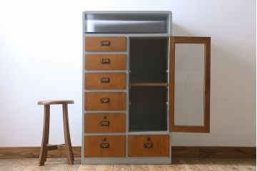 アンティーク家具　7杯引き出し付き!和製アンティークのペイント収納棚(戸棚)