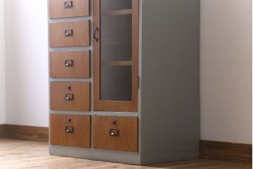 アンティーク家具　7杯引き出し付き!和製アンティークのペイント収納棚(戸棚)