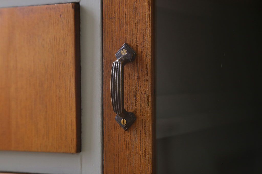 アンティーク家具　7杯引き出し付き!和製アンティークのペイント収納棚(戸棚)