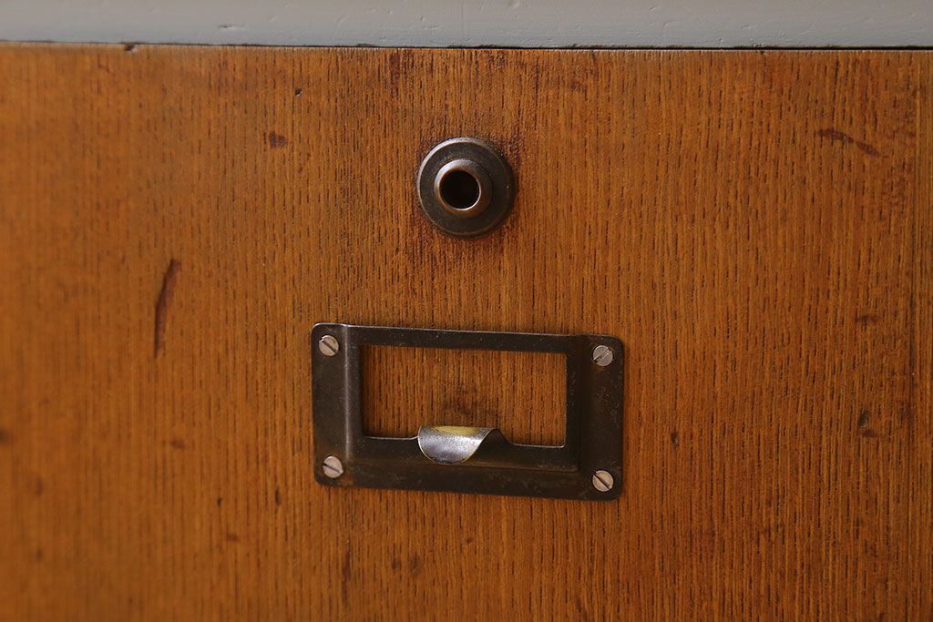 アンティーク家具　7杯引き出し付き!和製アンティークのペイント収納棚(戸棚)