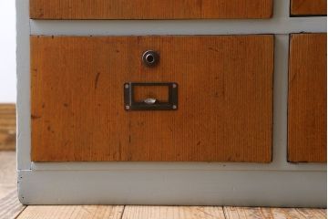 アンティーク家具　7杯引き出し付き!和製アンティークのペイント収納棚(戸棚)