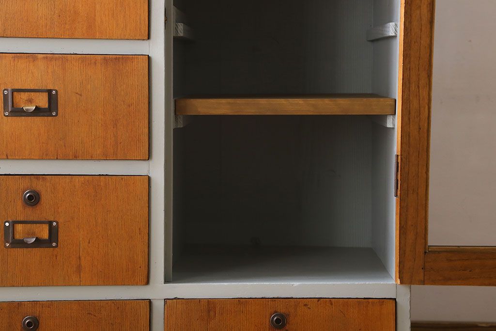 アンティーク家具　7杯引き出し付き!和製アンティークのペイント収納棚(戸棚)