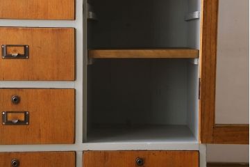 アンティーク家具　7杯引き出し付き!和製アンティークのペイント収納棚(戸棚)