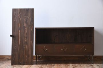 アンティーク家具　総桐材製!シンプルな鉄脚付きローボード