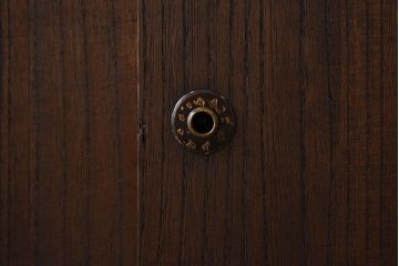 アンティーク家具　総桐材製!シンプルな鉄脚付きローボード