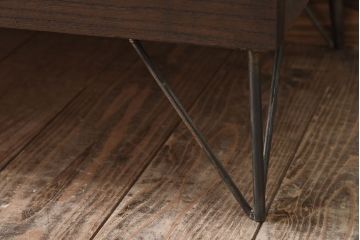 アンティーク家具　総桐材製!シンプルな鉄脚付きローボード