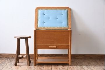 ヴィンテージ家具　イギリスビンテージ　オーク材製ソーイングテーブル(サイドテーブル)