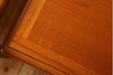 ヴィンテージ家具　 北欧ビンテージ　G-PLAN　チーク材・オーク材　お洒落なネストテーブル