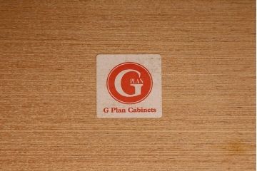 ヴィンテージ家具　 北欧ビンテージ　G-PLAN　チーク材・オーク材　お洒落なネストテーブル
