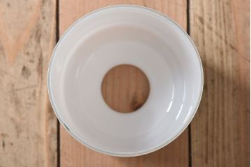 アンティーク　古い吊り下げ天井照明　白いガラスシェード(1)