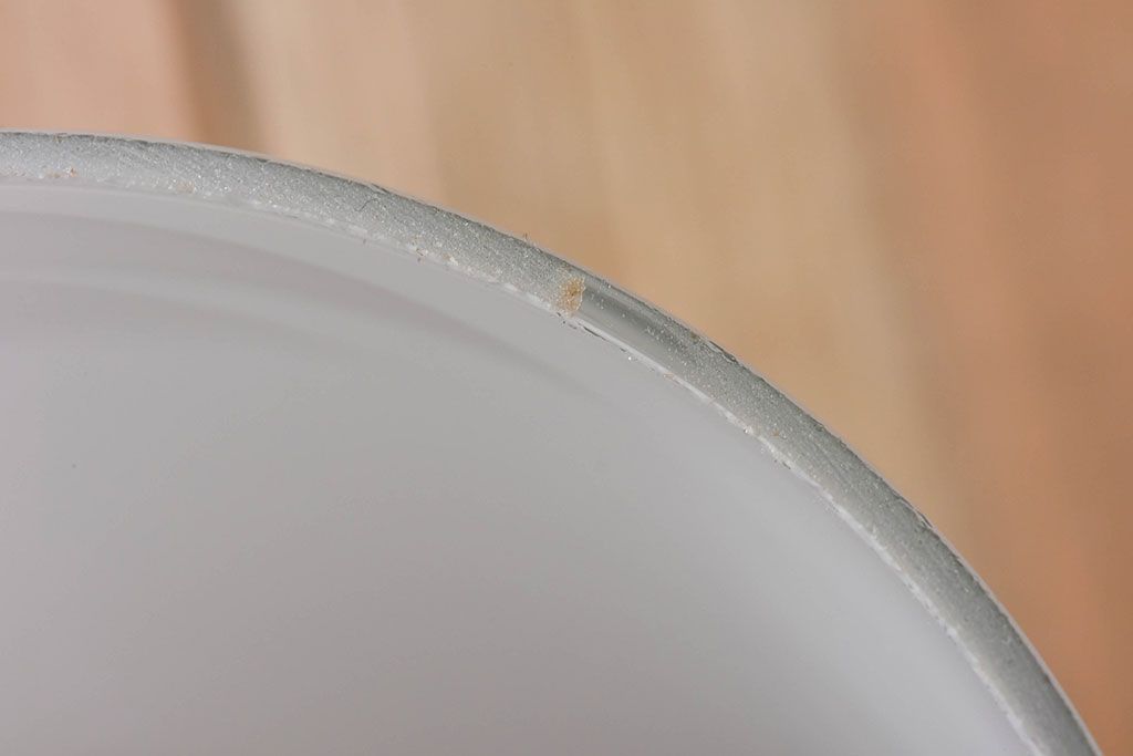 アンティーク　古い吊り下げ天井照明　白いガラスシェード(1)