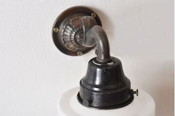 和製アンティーク　シンプルでおしゃれな古い壁掛け照明