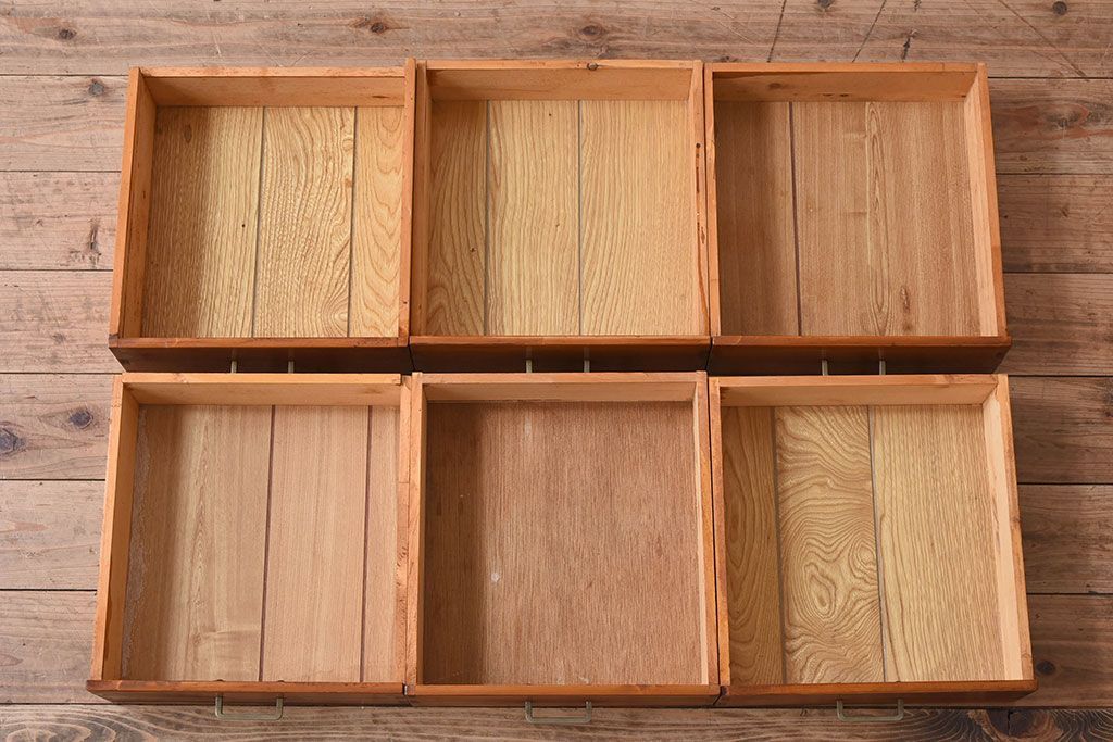 中古　手作り　シンプルな縦型小引き出し