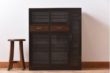 アンティーク家具　結霜ガラス入り!古い木製の収納棚(下駄箱)