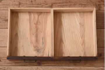 アンティーク家具　結霜ガラス入り!古い木製の収納棚(下駄箱)