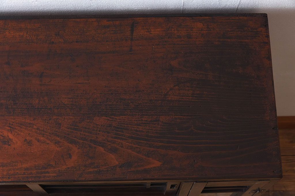 アンティーク家具　結霜ガラス入り!古い木製の収納棚(下駄箱)