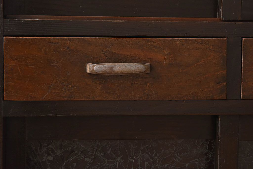 アンティーク家具　結霜ガラス入り!古い木製の収納棚(下駄箱)