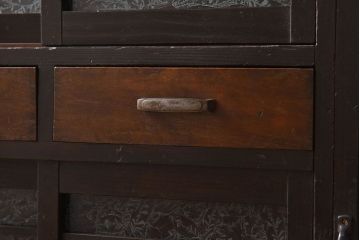 アンティーク家具　結霜ガラス入り!古い木製の収納棚(下駄箱)