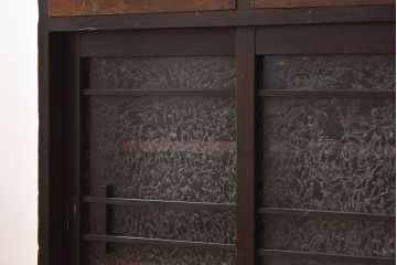 アンティーク家具　結霜ガラス入り!古い木製の収納棚(下駄箱)