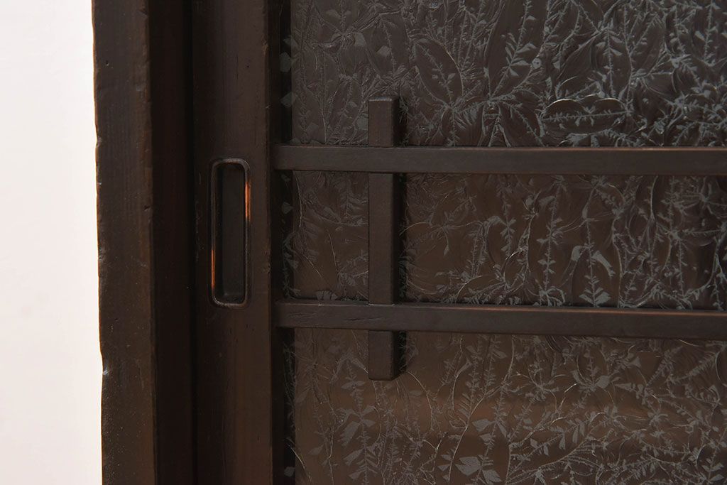 アンティーク家具　結霜ガラス入り!古い木製の収納棚(下駄箱)