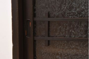 アンティーク家具　結霜ガラス入り!古い木製の収納棚(下駄箱)