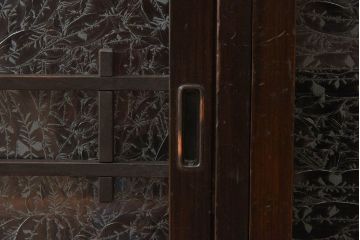 アンティーク家具　結霜ガラス入り!古い木製の収納棚(下駄箱)