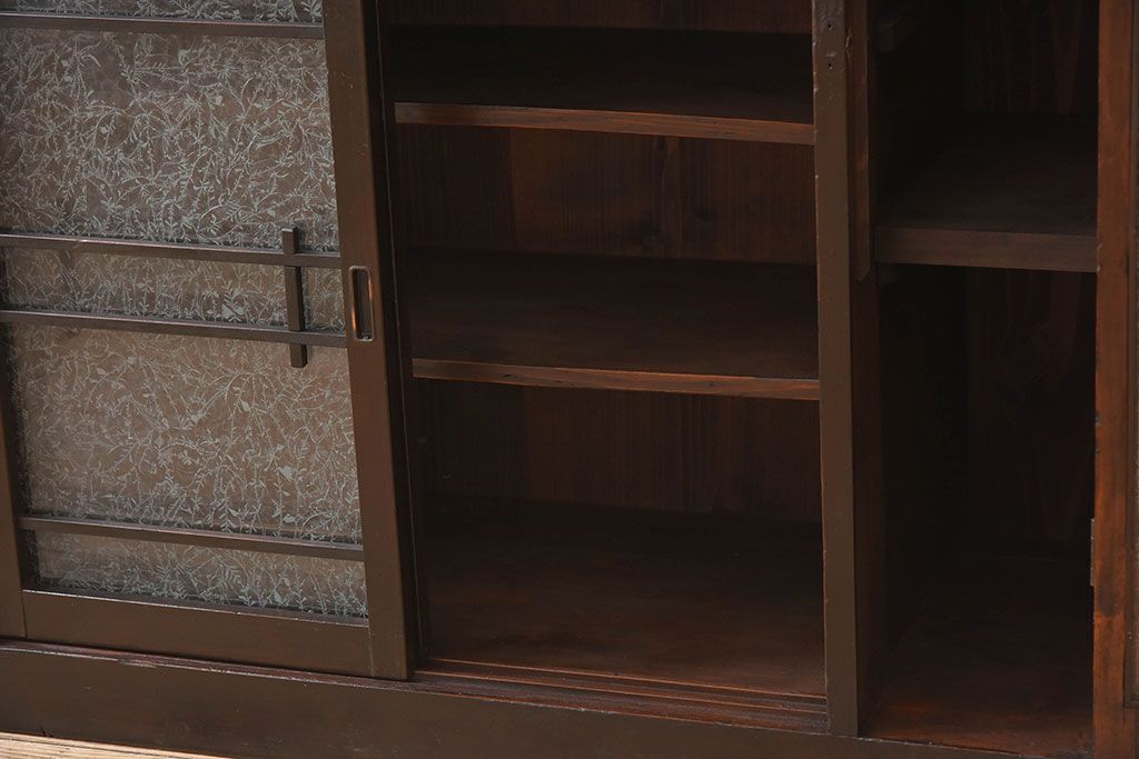 アンティーク家具　結霜ガラス入り!古い木製の収納棚(下駄箱)