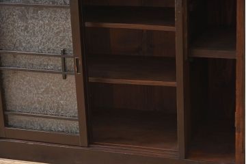 アンティーク家具　結霜ガラス入り!古い木製の収納棚(下駄箱)