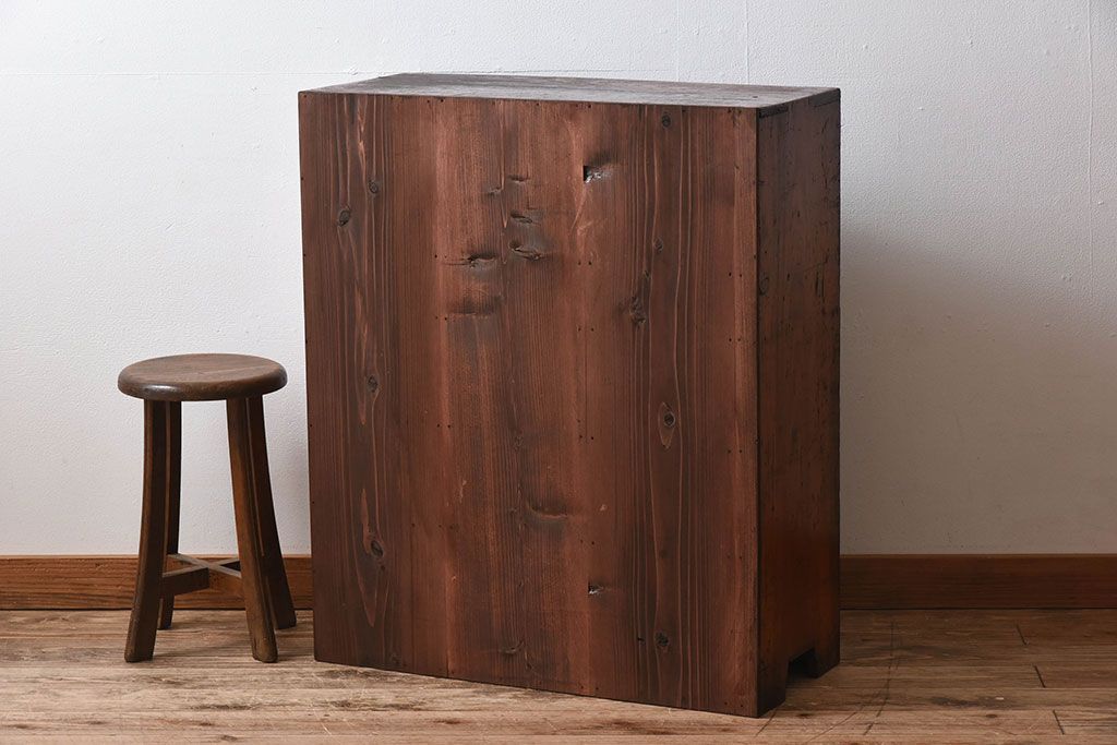 アンティーク家具　結霜ガラス入り!古い木製の収納棚(下駄箱)