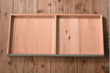 アンティーク家具　アンティーク　脚付き　縦型　上品なペイントガラスケース