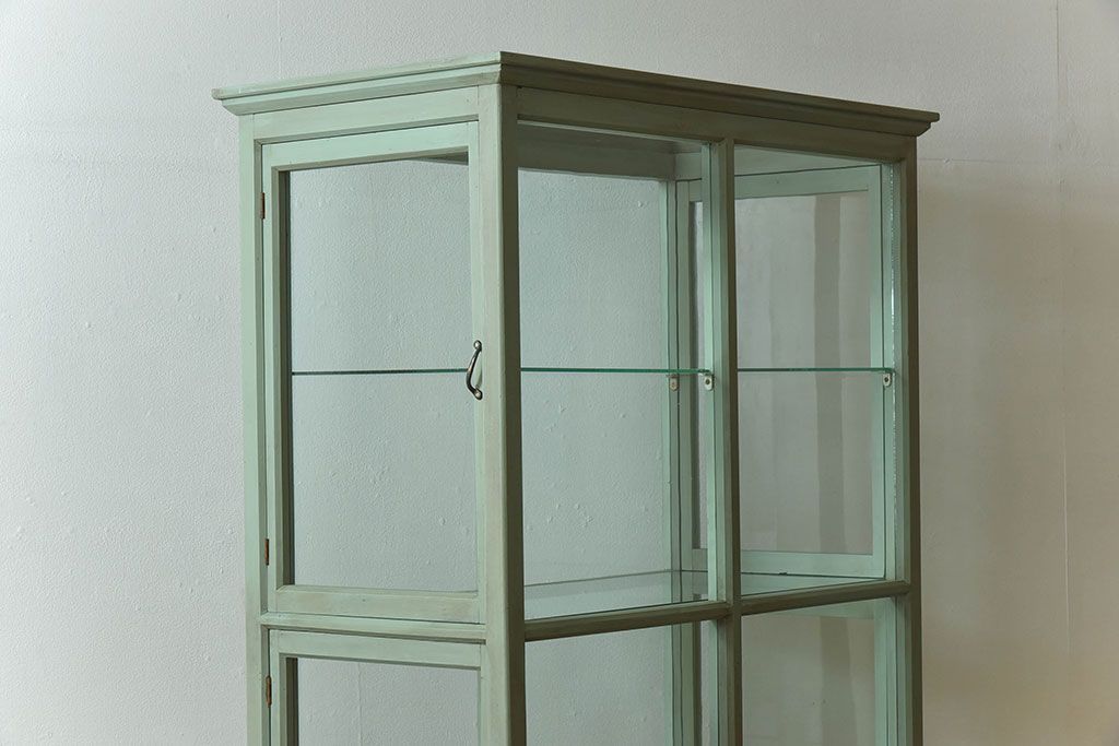 アンティーク家具　アンティーク　脚付き　縦型　上品なペイントガラスケース