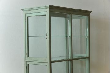 アンティーク家具　アンティーク　脚付き　縦型　上品なペイントガラスケース