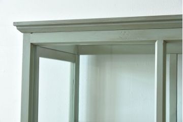 アンティーク家具　アンティーク　脚付き　縦型　上品なペイントガラスケース