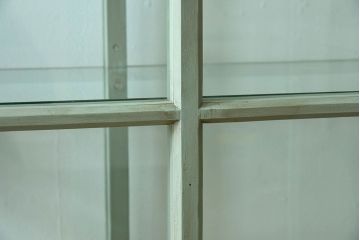 アンティーク家具　アンティーク　脚付き　縦型　上品なペイントガラスケース