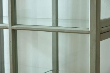 アンティーク家具　アンティーク　脚付き　縦型　上品なペイントガラスケース