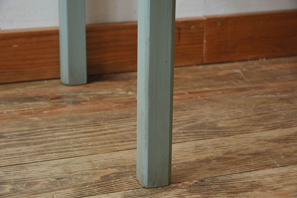 アンティーク家具　アンティーク　脚付き　縦型　上品なペイントガラスケース