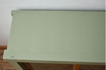 アンティーク家具　アンティークペイント　4枚引き戸　モールガラス戸のおしゃれなローボード