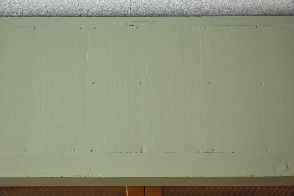 アンティーク家具　アンティークペイント　4枚引き戸　モールガラス戸のおしゃれなローボード