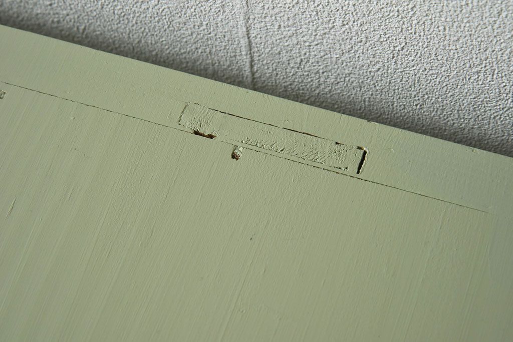 アンティーク家具　アンティークペイント　4枚引き戸　モールガラス戸のおしゃれなローボード