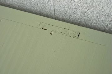 アンティーク家具　アンティークペイント　4枚引き戸　モールガラス戸のおしゃれなローボード